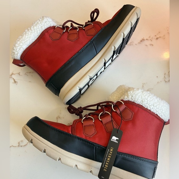 Sorel Carnival Ankle Boots size 9 NWT - Picture 1 of 3